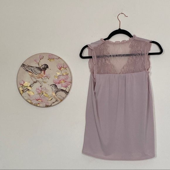 Express Women’s Pink Sleeveless Flowy Top Size Small Relaxed Fit Lace Detail - Picture 2 of 6